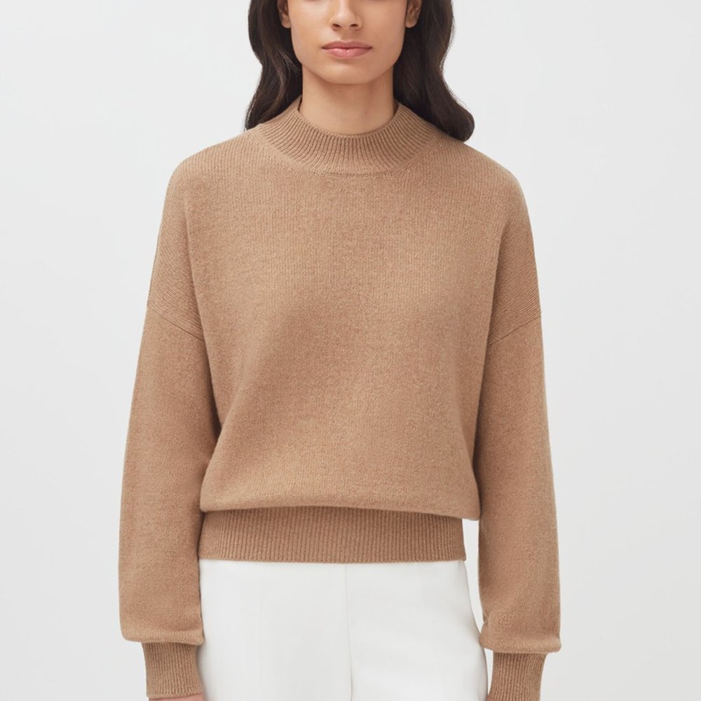 Cuyana Recycled Cashmere Mock Neck Sweater in Camel, Small